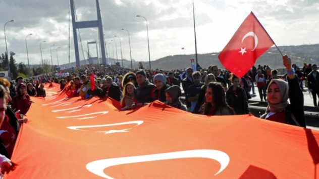 Yüzbinler 15 Temmuz Şehitleri için koştu