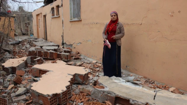 5.5'lik depremde ağır hasar! (Foto Haber)