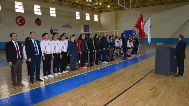 Okul Sporları Gençler Voleybol Müsabakaları başladı
