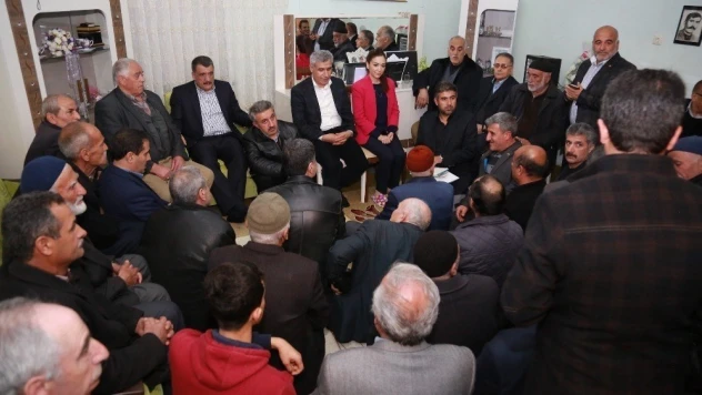 AK Parti referandum için çalınmadık kapı bırakmıyor