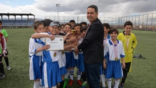 Okullar arası Küçük Erkekler Futbol müsabakaları sona erdi