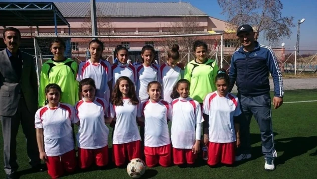 Okullar arası Yıldızlar Futbol Müsabakaları sona erdi