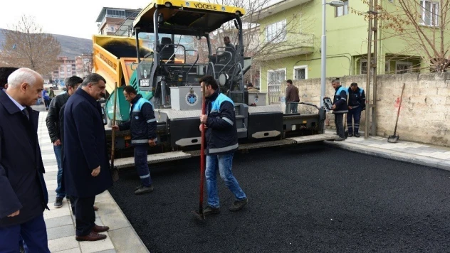 Gürkan, Çöşnük Mahallesinde çalışmaları inceledi