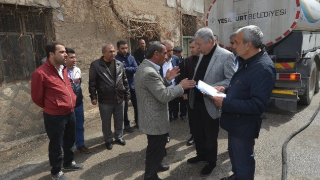 Polat, Çarmuzu Mahallesindeki çalışmaları inceledi