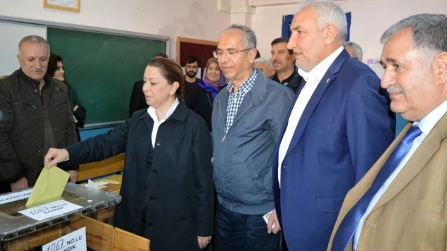 AK Parti Genel Başkan Yardımcısı Çalık oyunu Malatya'da kullandı