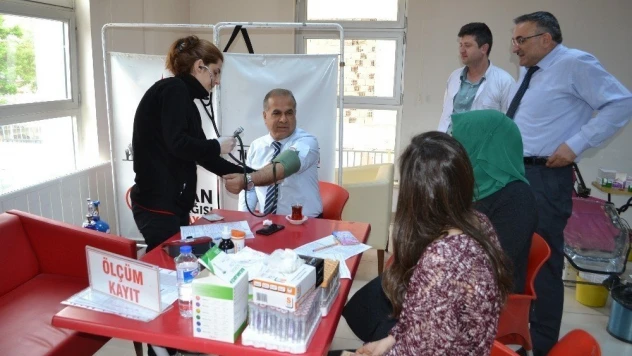Aile ve Sosyal Politikalar İl Müdürlüğü personelinden kan bağışı