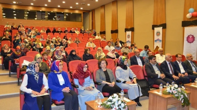 Malatya'da 'Tüm Zamanlarda Yıkılmayan En Sağlam Kale:Aile' paneli