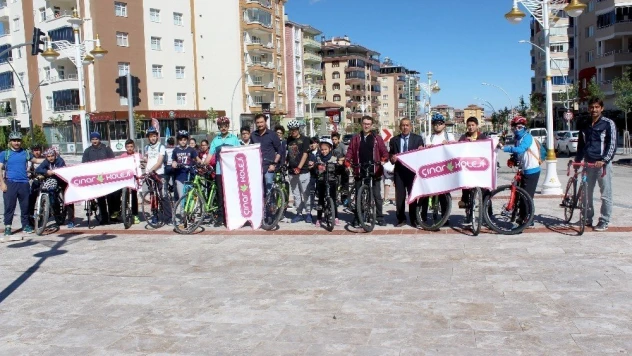 Öğrenci ve velileri sağlıklı yaşam için pedal çevirdi
