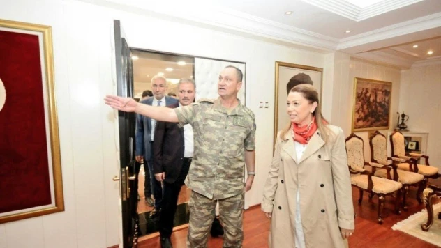 AK Parti Genel Başkan Yardımcısı Çalık, 2. Ordu ve şehitliği ziyaret etti