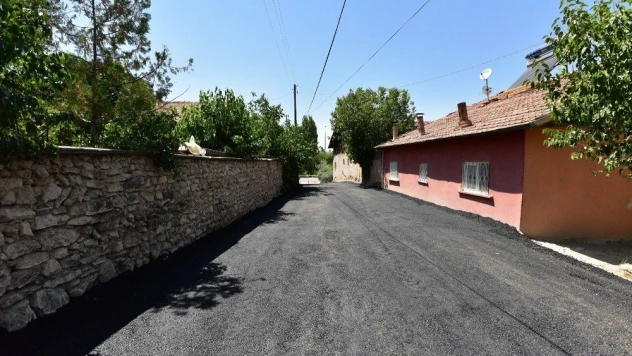 Hatunsuyu Mahallesinde asfalt çalışmaları devam ediyor
