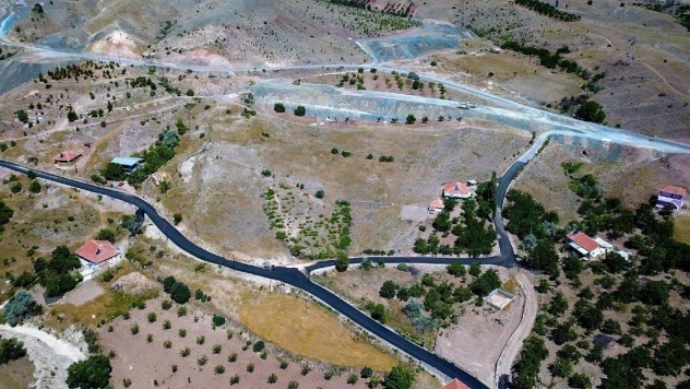 Karadere ve Sarıkız Mahalleleri asfaltlandı