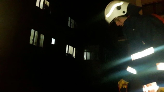 Ev yangını büyümeden söndürüldü