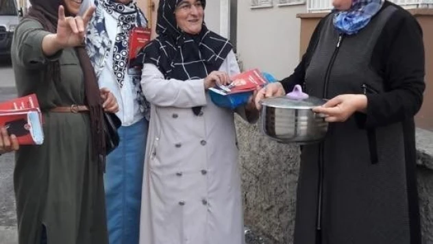 MHP'li kadınlar, sahura kadar seçim için çalışıyor