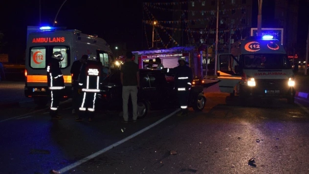 Hurdaya dönen araçtan burnu bile kanamadan çıktı