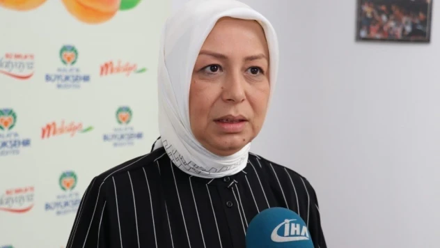 Öznur Çalık'tan 'Patates Salatası' benzetmesi