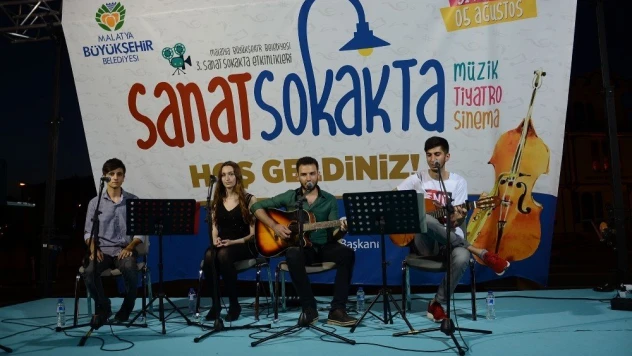 'Sanat Sokakta' etkinlikleri başladı