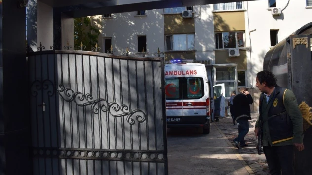 Malatya'da bıçaklı kavga: 1'i ağır 2 yaralı