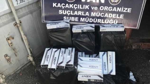 9.900 paket kaçak sigara...