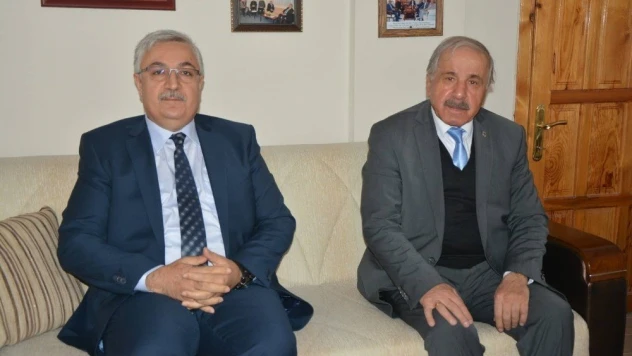 Aday Adayı Boyraz Hacı Bektaş Vakfı'nı ziyaret etti