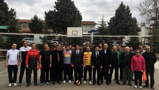 Hekimhan'da Kurumlararası Voleybol Turnuvası başladı