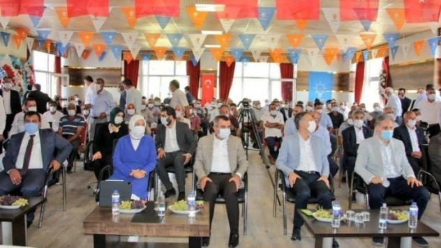 AK Parti ilçe kongrelerine devam ediyor