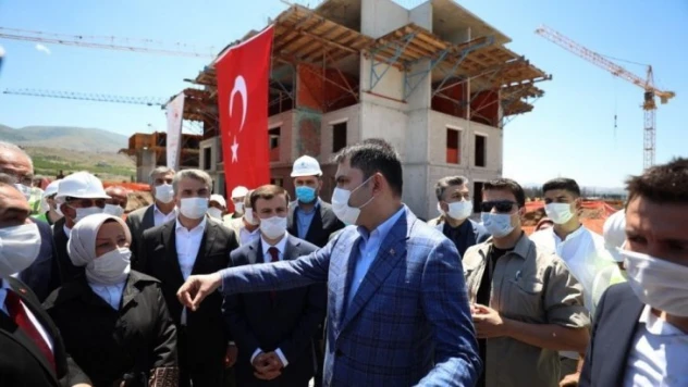 Bakan Kurum, Malatya'da yapımı süren projeleri inceledi