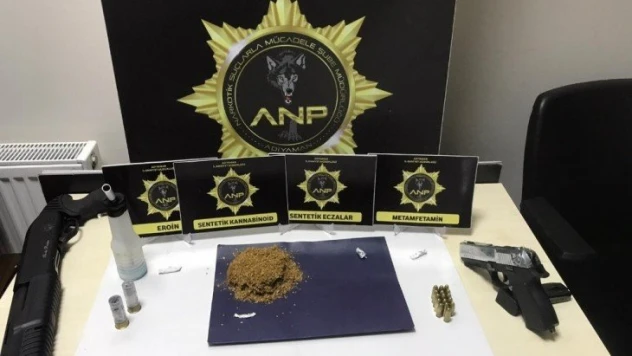 Hakkında kesinleşmiş cezası bulunan şahıs uyuşturucu satarken yakalandı