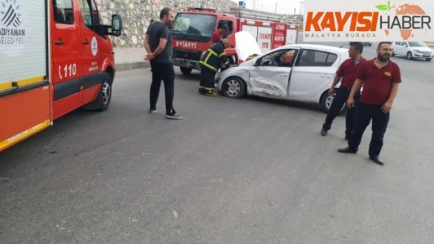 İki Otomobil Çarpıştı: 1 Yaralı