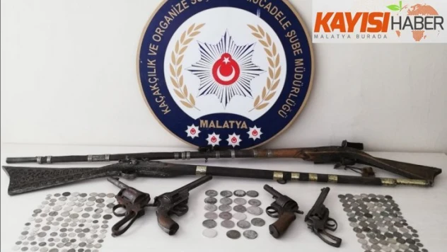 Malatya'da 254 adet tarihi sikke ve kaçak içki ele geçirildi