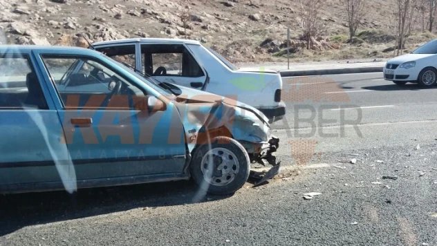 Orduzu Pınarbaşı girişinde kaza: Yaralılar var