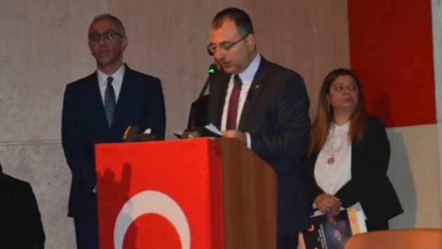 Vali Toprak'tan, yürekleri titreten konuşma