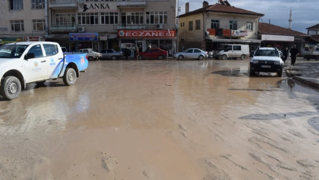 Alt yapı çalışması esnafın tepkisine neden oluyor