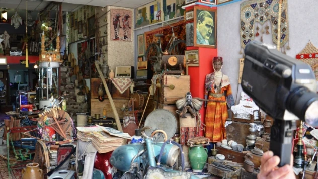 Osmanlı döneminden kalan antika eşyalar satışa çıktı