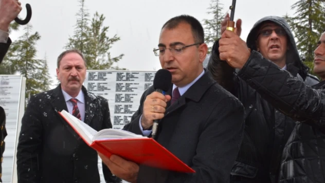 Vali Toprak: Bu vatan, aziz şehitlerimizin kutlu mirasıdır