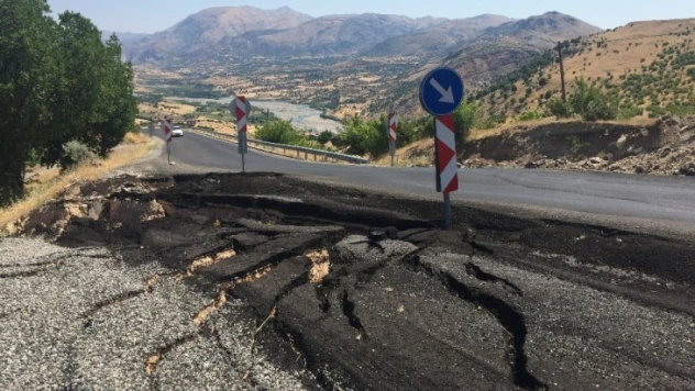 Nemrut Yolu tek şerit ile sağlanıyor