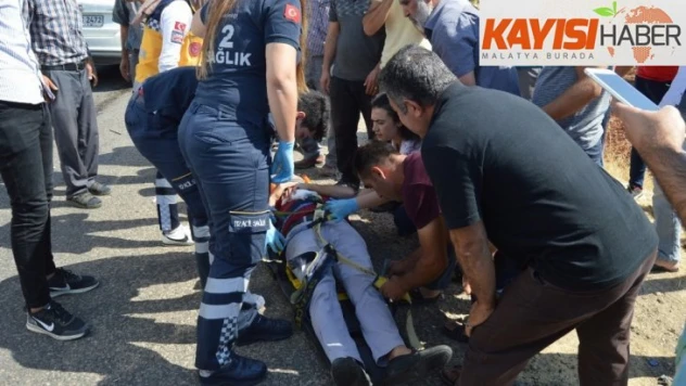 Otomobil ile kamyon çarpıştı: 3 yaralı