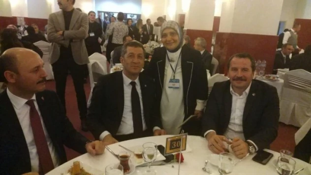 Projelerini Bakan Selçuk'a sundu