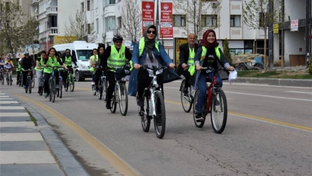 Sağlıklı yaşam için pedal çevirdiler