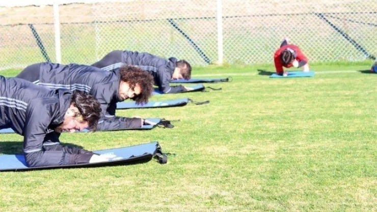 Antalya kampı günde çift antrenmanla sürüyor