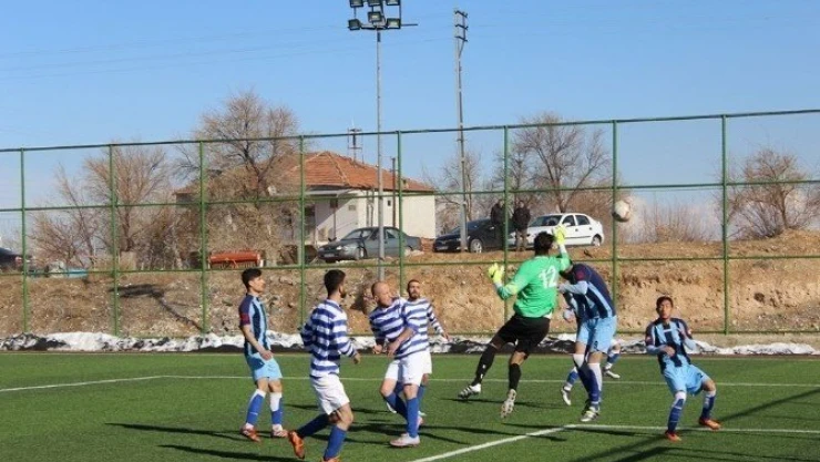 1. Amatör kümede favoriler kazandı