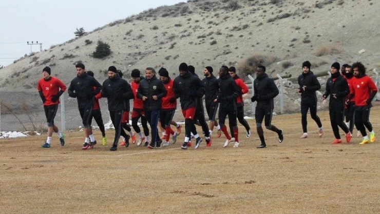 Evkur Yeni Malatyaspor, çalışmalara başladı