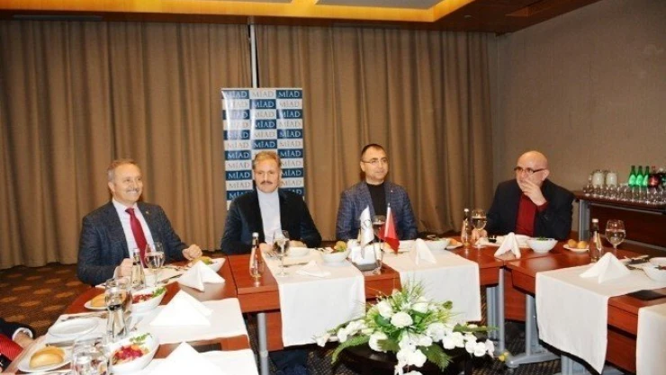 Vali Toprak MİAD istişare kurulu toplantısına katıldı