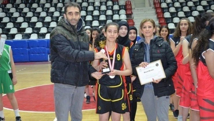 Gençler Basketbol Müsabakaları sona erdi