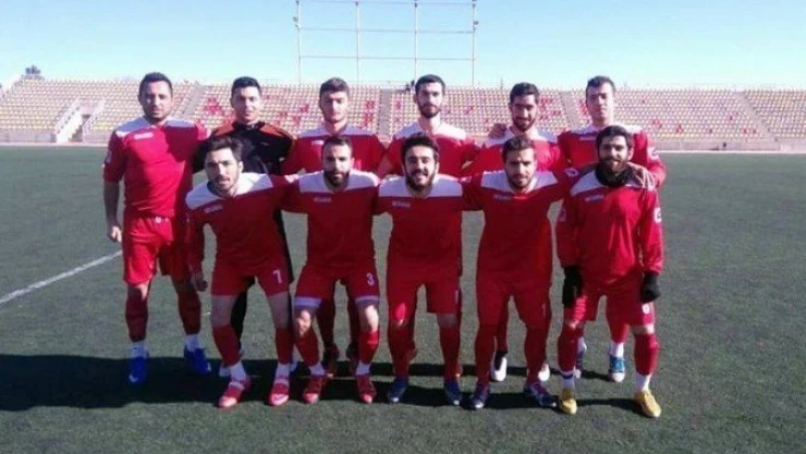 5 oyuncunun kırmızı kart gördüğü maç yarıda kaldı