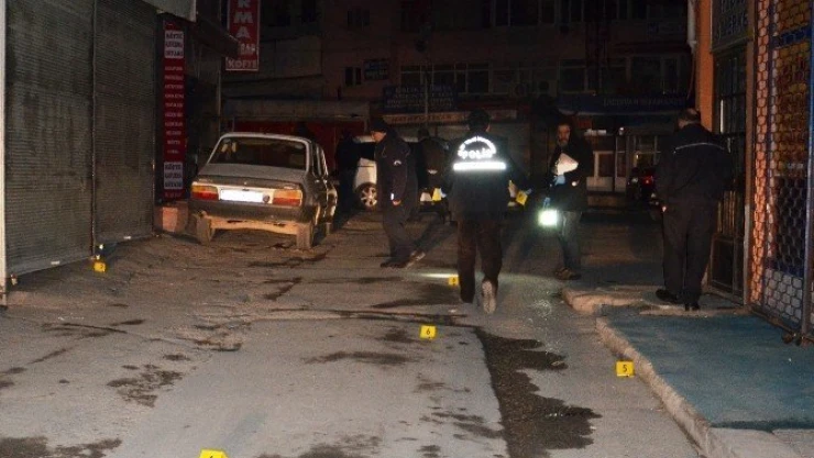 Eğlence mekanı çıkışı silahlı kavga
