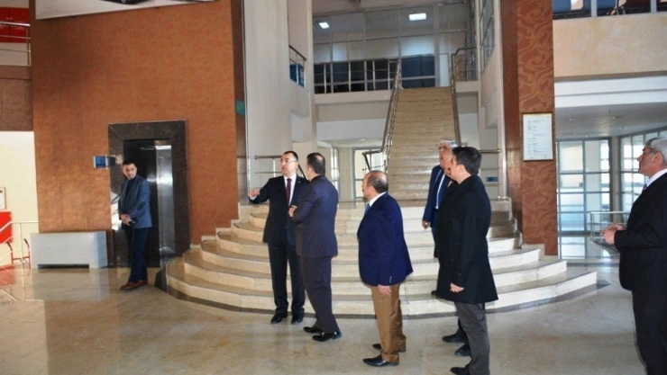 Vali Toprak, Kültür ve Turizm Müdürlüğünde brifing aldı