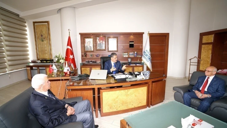 Çakır, şehit ve gazi dernek üyelerini ağırladı