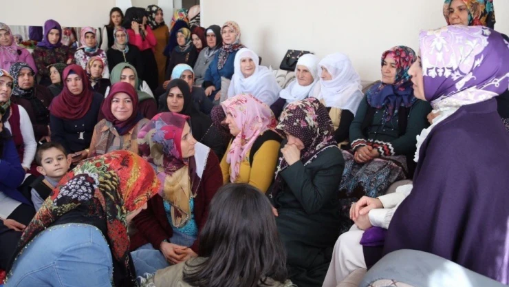 Esra Tüfenkci, şehit annelerinin acılarını paylaştı