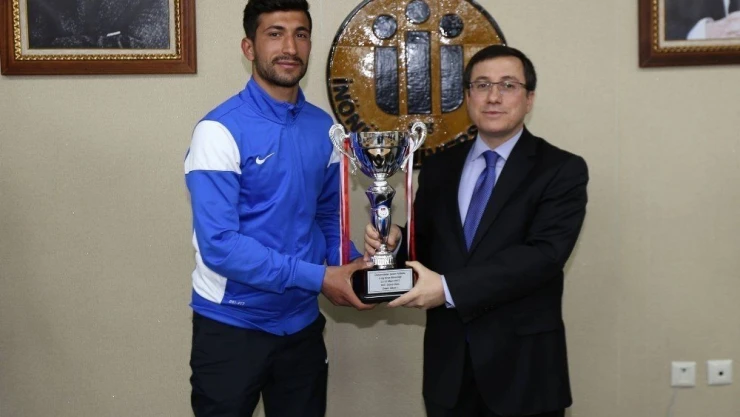 Başarılı sporculardan Rektör Prof. Dr. Kızılay'a ziyaret