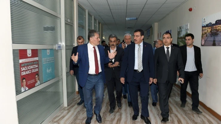 Tüfenkci Yaşam ve Spor Merkezinde incelemelerde bulundu